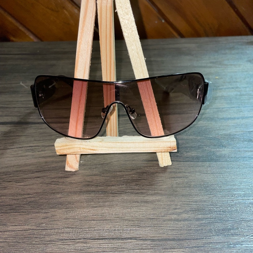 NEW! KAMELEON Black Shield-style sunglasses